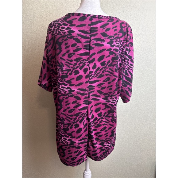 American City Wear Women's Top Tunic Short Sleeve NWT Pink Animal Print Size L - Picture 4 of 8